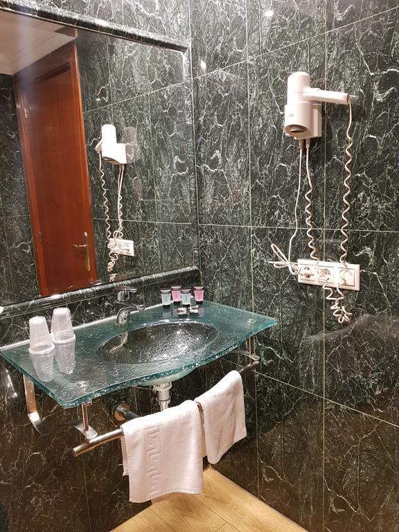 Hotel Portofino Empuriabrava Bagian luar foto